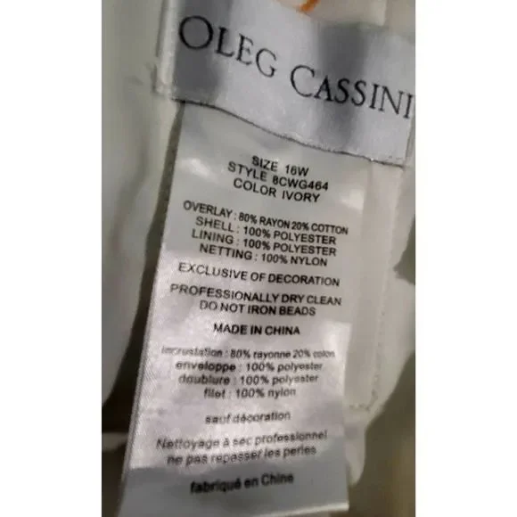 Oleg Cassini wedding gown - Picture 4 of 9